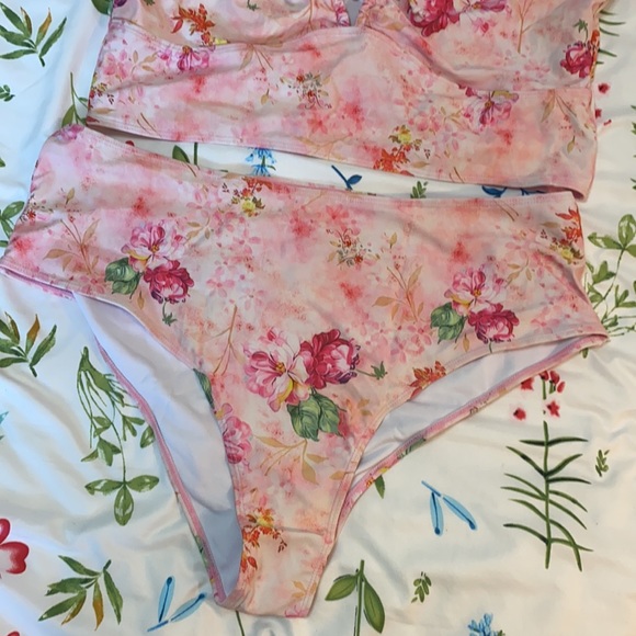 Plus size two piece swim suit - Picture 5 of 5